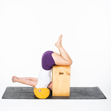 Yogikuti Halasana Box - Iyengar Yoga Wooden Props - Ξύλινα βοηθήματα γιόγκα - Yoga Therapy - Οπίσθιες Κάμψεις - Πρόσθιες Κάμψεις