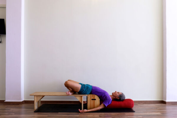 Yogikuti Viparita Karani Box - Iyengar Yoga Wooden Props - Ξύλινα βοηθήματα γιόγκα - Yoga Therapy - Οπίσθιες Κάμψεις - Πρόσθιες Κάμψεις, Φυσιοθεραπεία, Physiotherapy