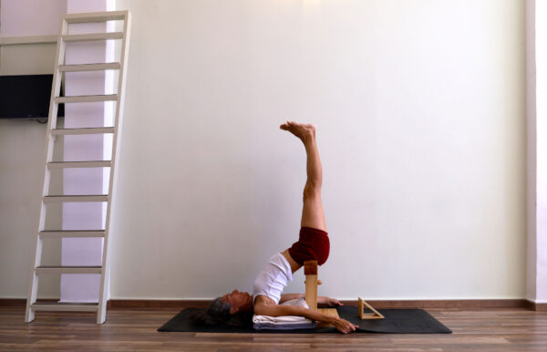 Συνεργασία για προϊόντα yoga - Yogikuti και Μαρία Χρυσοχεράκη, Yogikuti stump set, σχοινιά τοίχου, ξύλινο τέταρτο κυλίνδρου. premium yoga mat 4mm black, yoga hall