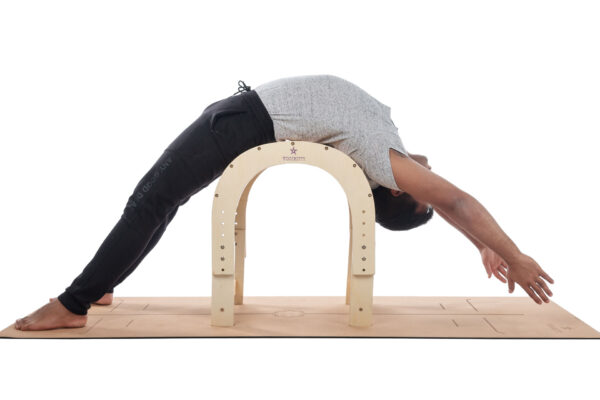 Yoga Tall Backbender, Yoga wooden props, Iyengar Yoga props, ξύλινο βοήθημα γιόγκα για backbends, Yoga Therapy, Restorative Yoga, Οπίσθιες Κάμψεις, Πρόσθιες Κάμψεις, Φυσιοθεραπεία